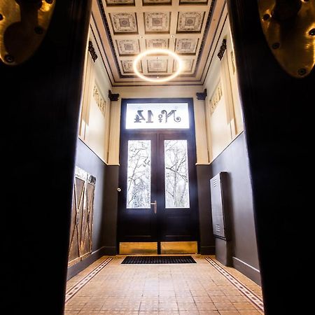 Centrally Located Apartment Overlooking Vermanes Park Riga Ngoại thất bức ảnh