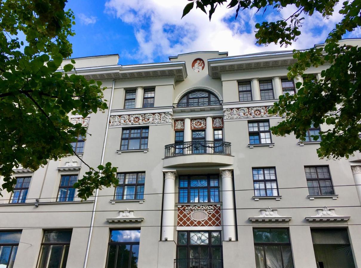 Centrally Located Apartment Overlooking Vermanes Park Riga Ngoại thất bức ảnh